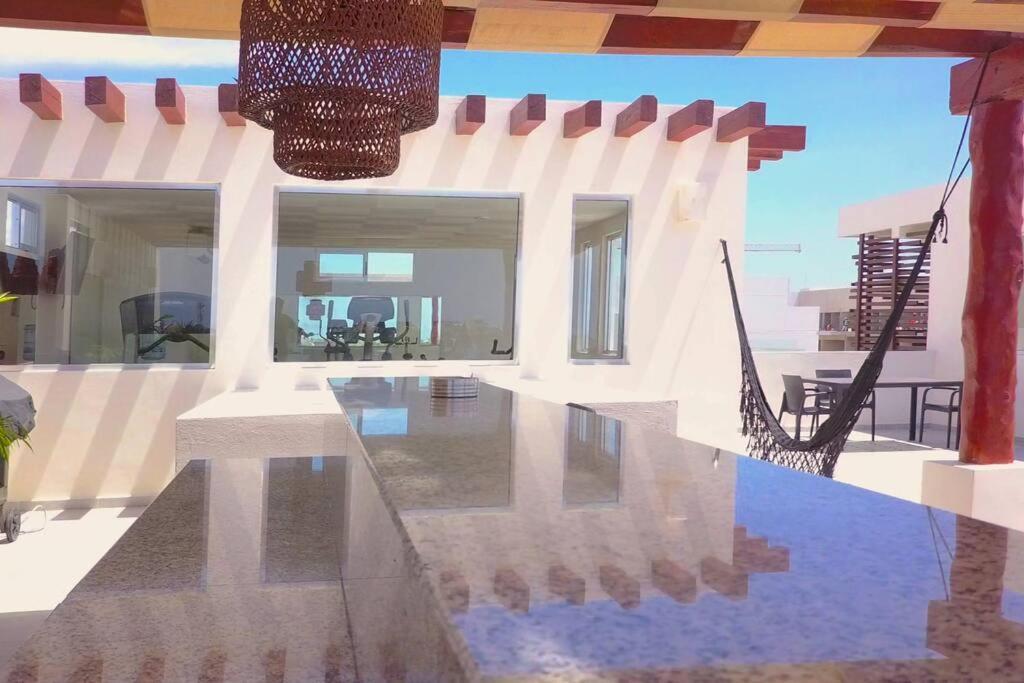 Beautiful Roof Pool & Gym With Ocean Views! Apartamento