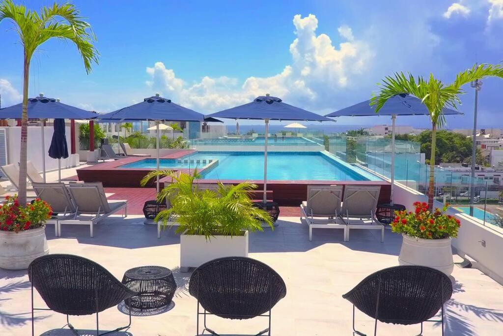 Beautiful Roof Pool & Gym With Ocean Views! Apartamento Playa del Carmen
